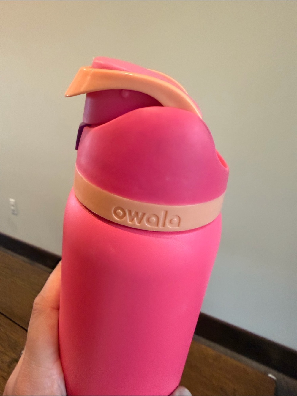 Owala Free-Sip Insulated Stainless Steel Water Bottle With Straw 24 oz Pink - Picture 4 of 8